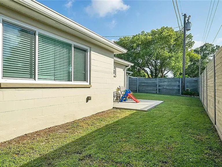 4247 Gulfshore Ct — Photo 16