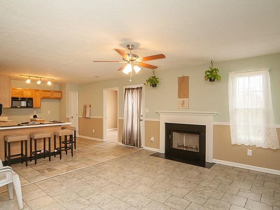 4th image of 2205 Curtiswood Dr