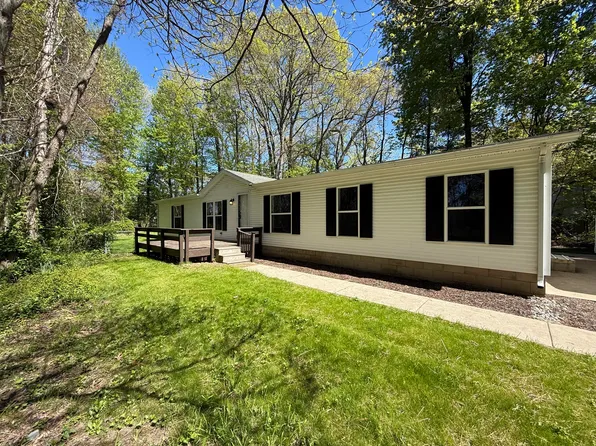 122 Top Flight Rd, Michigan City, IN 46360