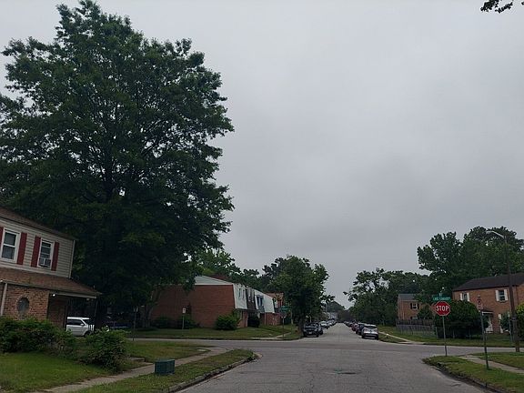 5th image of 5916 W Hastings Arch