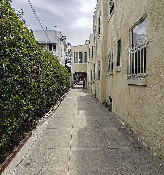 109 S Berendo St #2 — Photo 22