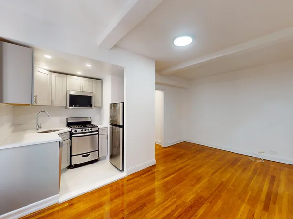 301 East 38th Street image 4 of 25