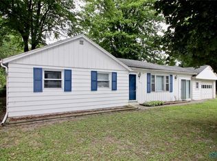 2037 Duchesse Dr, Oregon, OH