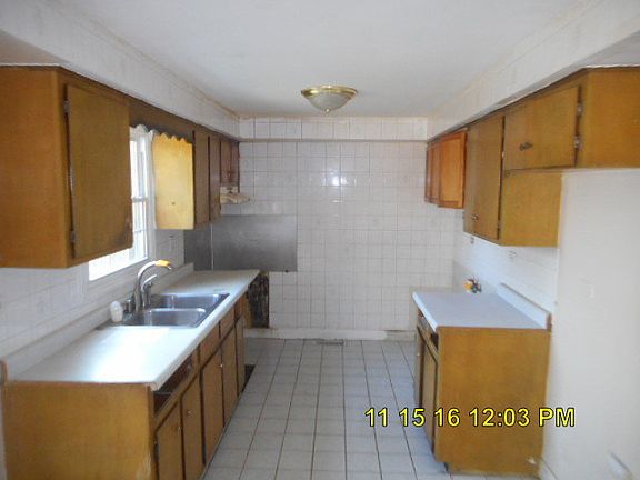 5th image of 13311 S Mackinaw Ave