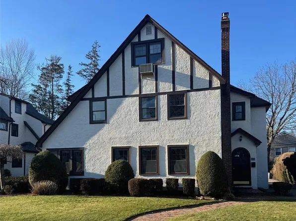 119 Chestnut Street, Garden City, NY 11530