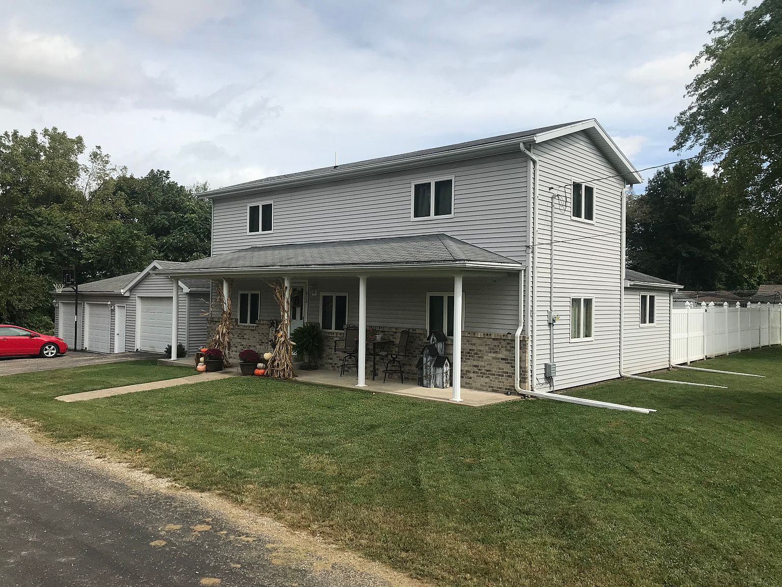 609 Burlington Ave, Saint David, IL 61563 Zillow