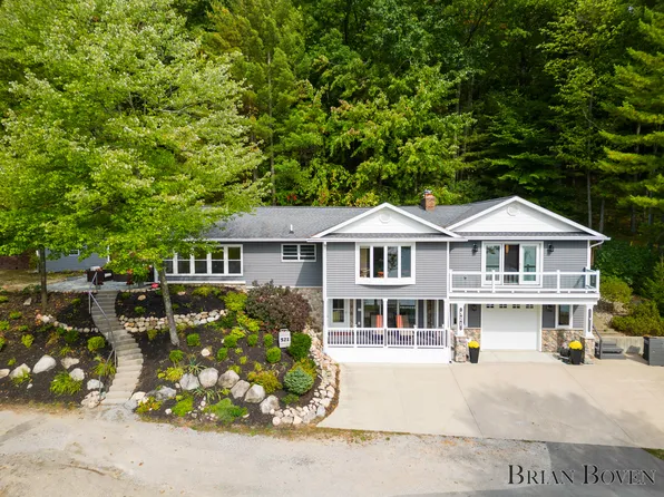 521 E Sawyer Blvd, Newaygo, MI 49337