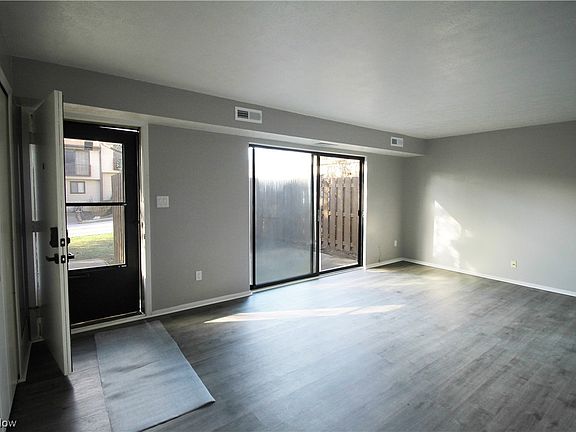 3rd image of 15126 Pine Valley Trl