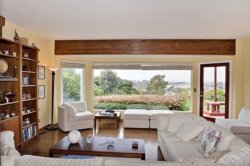 3rd image of 2440 Poinsettia Dr