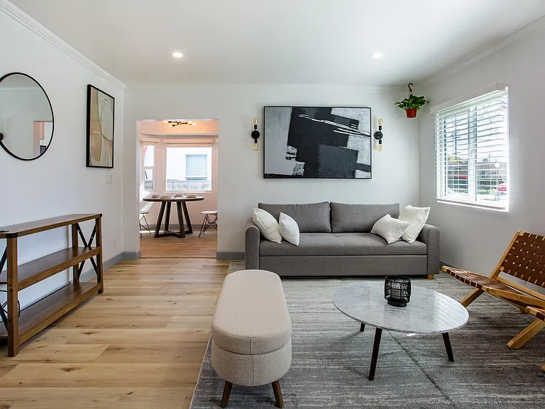 2617 W Norwood Pl — Photo 3