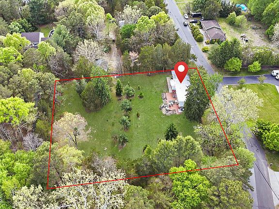 2nd image of 563 Reed Road