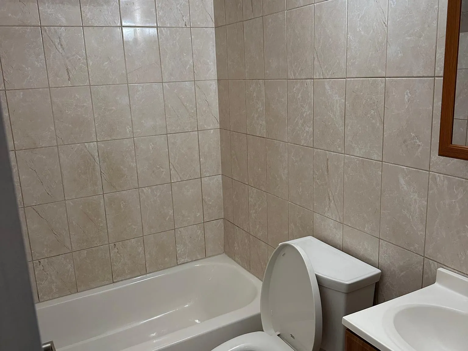 2 bed, 1200 sqft, $2,350 — Photo 3