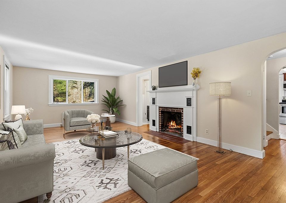 1st image of 319 Taunton St