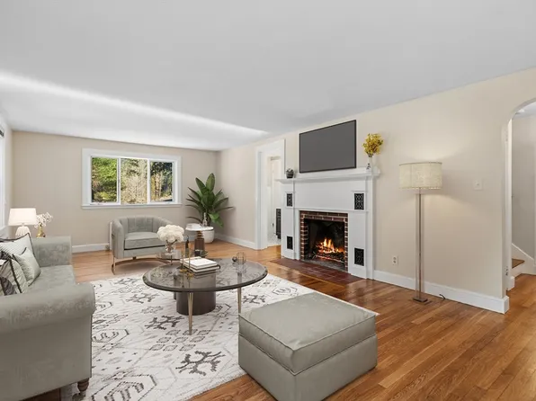 319 Taunton St, Wrentham, MA 02093