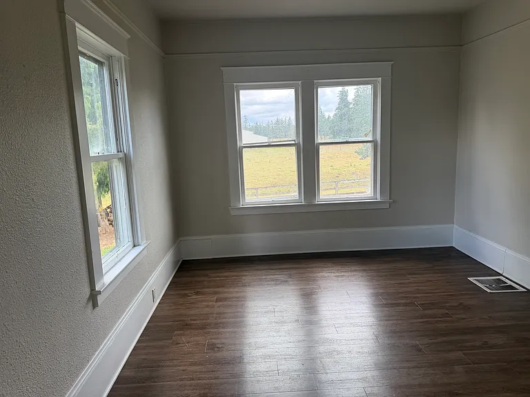 13985 S Leland Rd — Photo 9