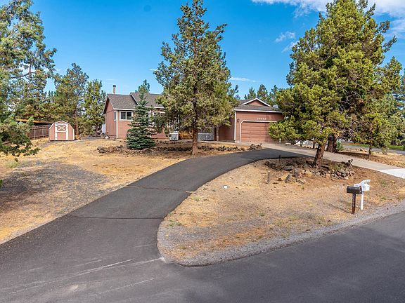 2nd image of 20972 Greenmont Dr SE