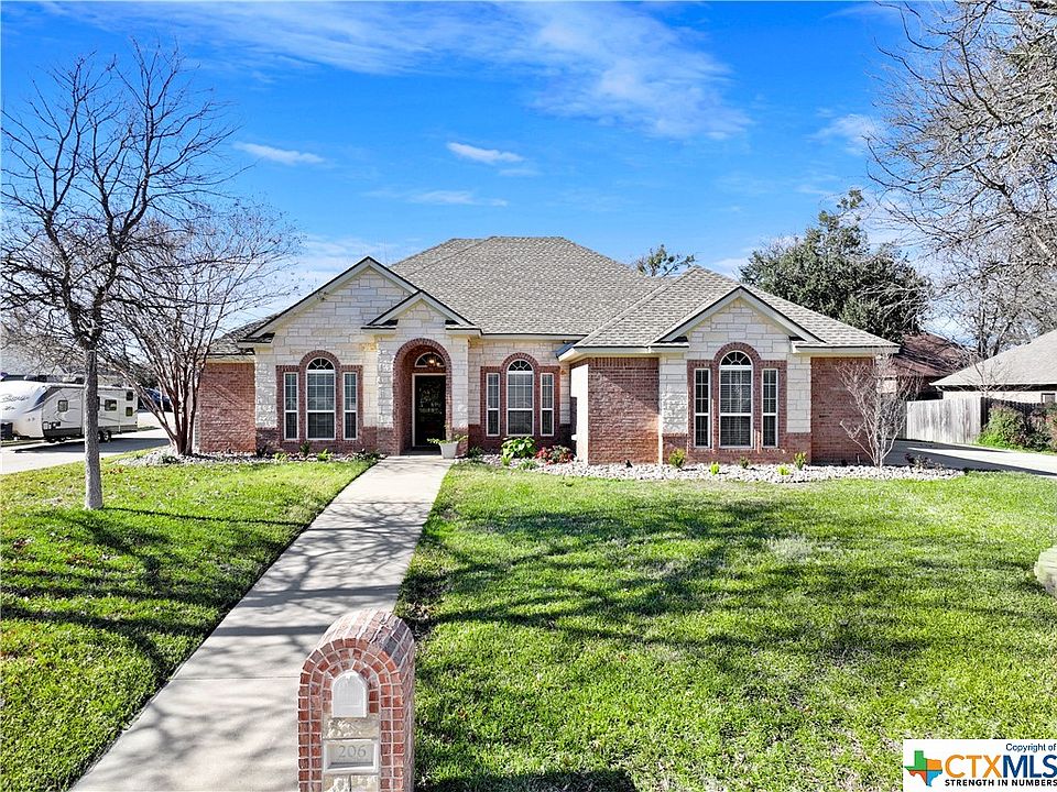 1st image of 206 Arbor Dr