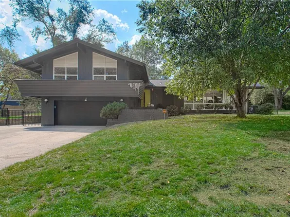 9520 Madison Ave, Kansas City, MO 64114
