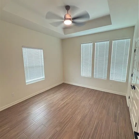 1413 Vine Ave #2 — Photo 6