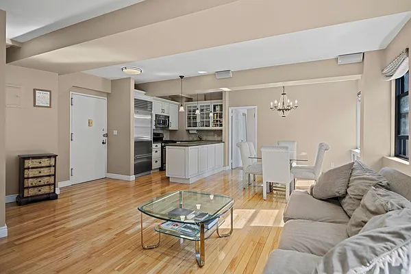 Sold by Hauseit LLC | media 19