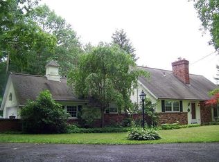 7383 Samuel Lord Dr, Chagrin Falls, OH 44023