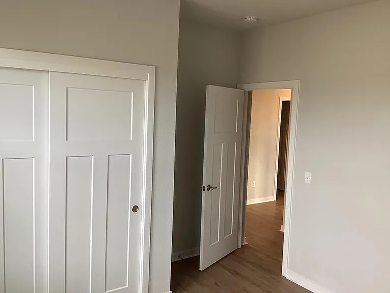 N161W21803 Daisy Dr — Photo 15