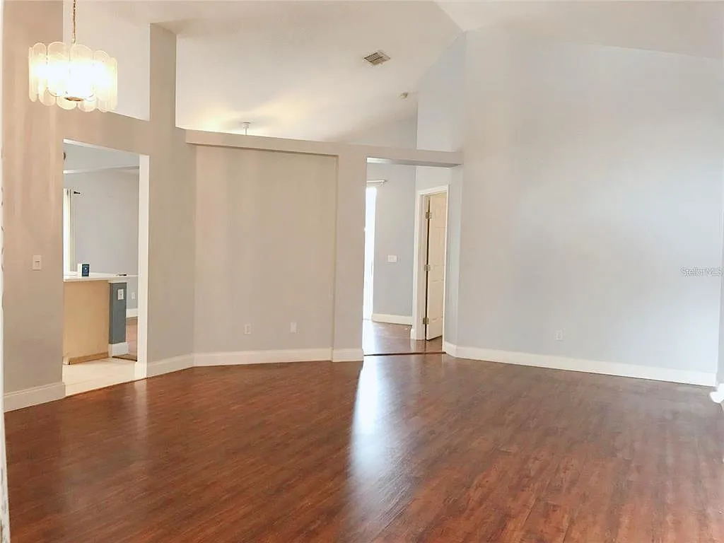3 bed, 2.0 bath, 1570 sqft, $2,500 — Photo 2