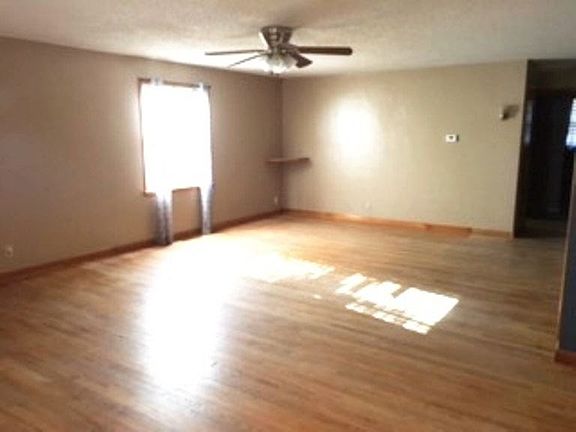 2nd image of 618 Sicily Ave