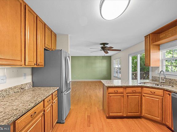 4th image of 5730 Rocksbury Ln