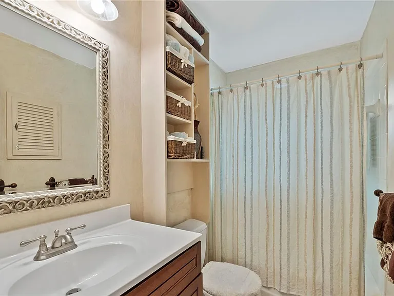 16220 SW 88th Ave — Photo 3