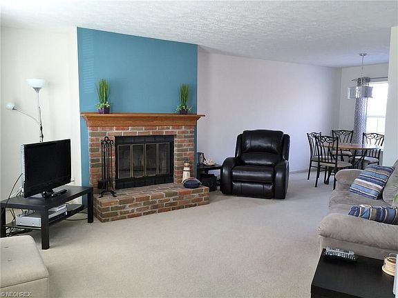 3rd image of 14521 Cross Creek Ln