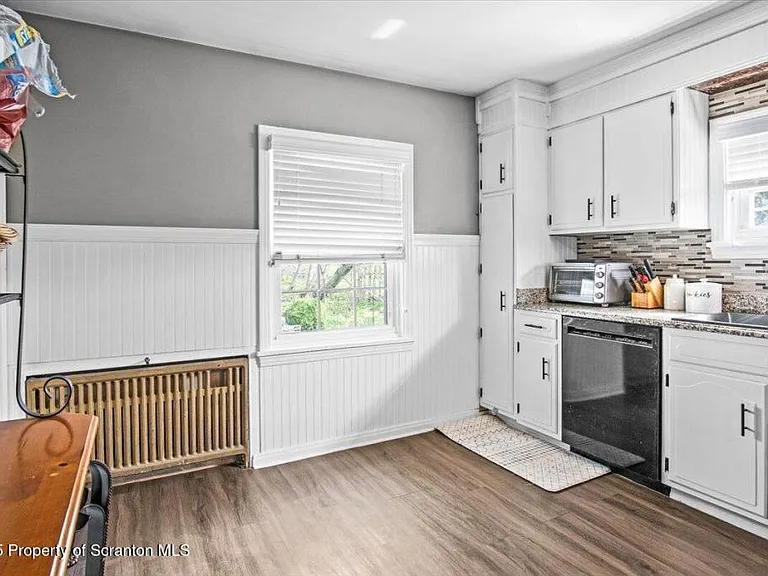 131 Arnold Ave — Photo 6