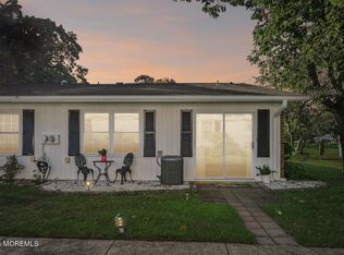 887A Inverness Ct, Lakewood, NJ 08701