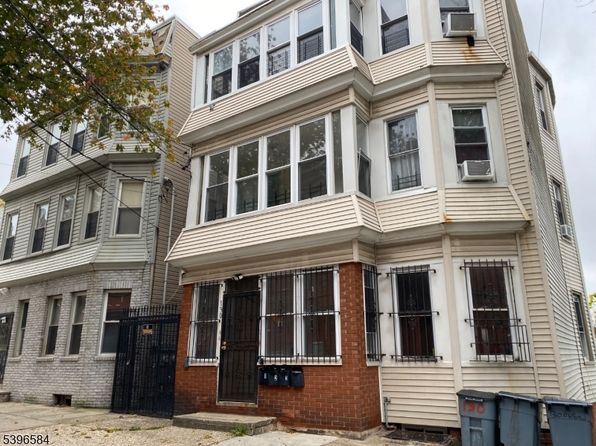 130 Milford Ave FLOOR 1