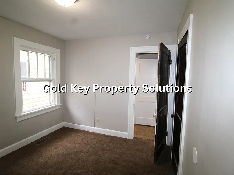 2422 Lincoln St — Photo 13