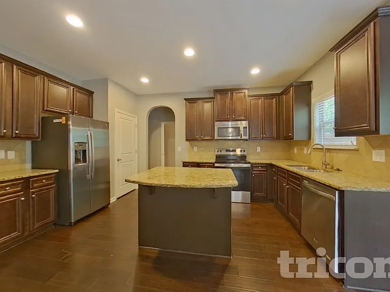 1562 Pressley Ln — Photo 5