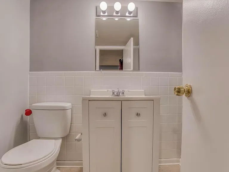 9909 Maidbrook Rd — Photo 11