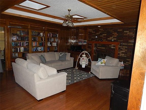 3rd image of 107 Kiowa Ln
