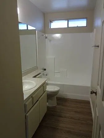 2 bed, 978 sqft, $2,295 — Photo 3