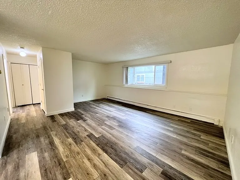 1555 Latouche St — Photo 7