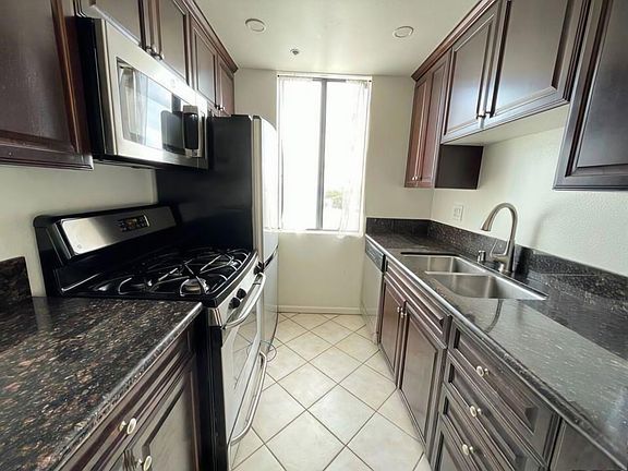 4th image of 7320 Hawthorn Ave APT 222