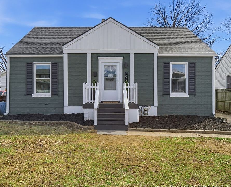 1st image of 206 W Carter Avenue