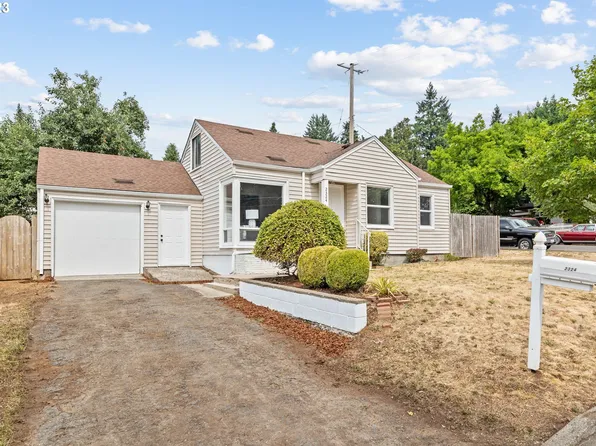 2324 E 16th St, Vancouver, WA 98661