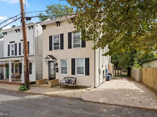 14 Miles Ave, Bordentown, NJ 08505