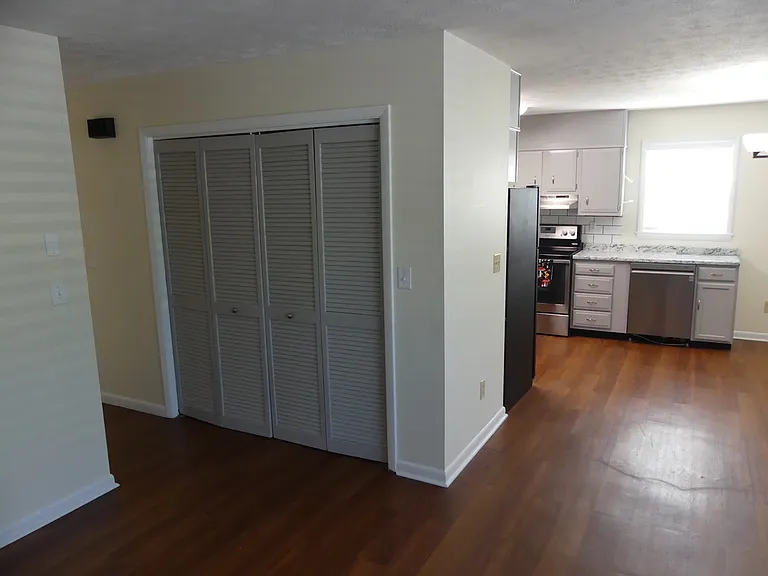 80 Princetlonia Dr #4 — Photo 5