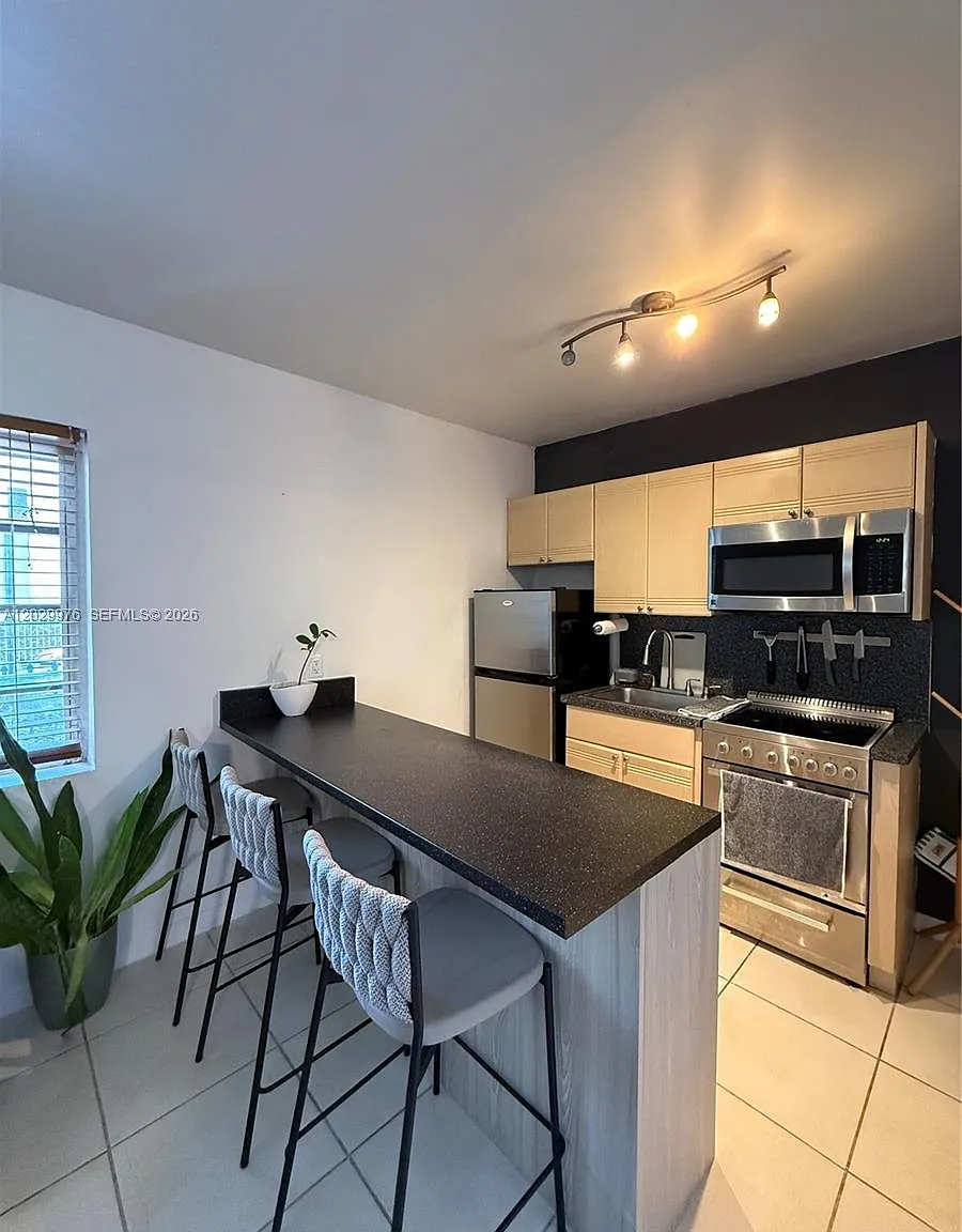 601 Condo — Photo 1