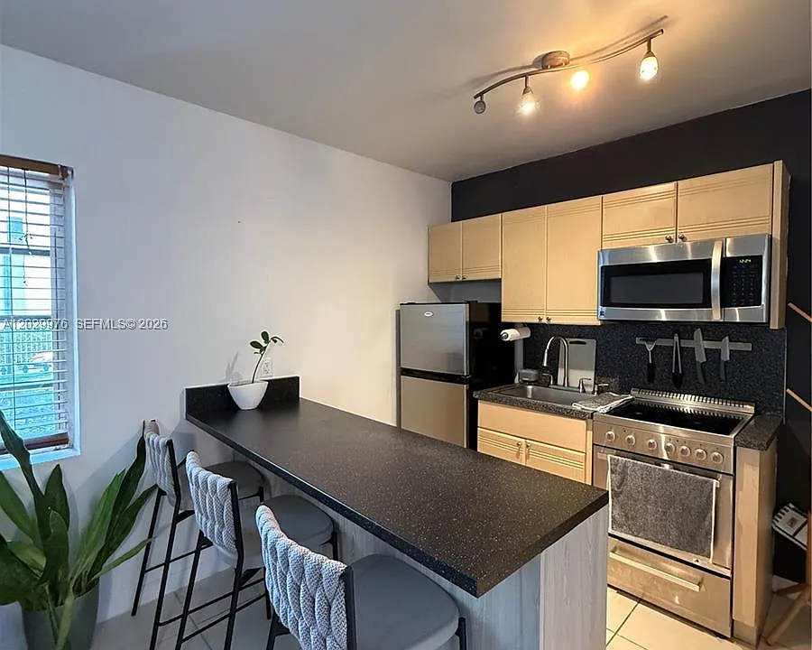 601 Michigan Ave #3