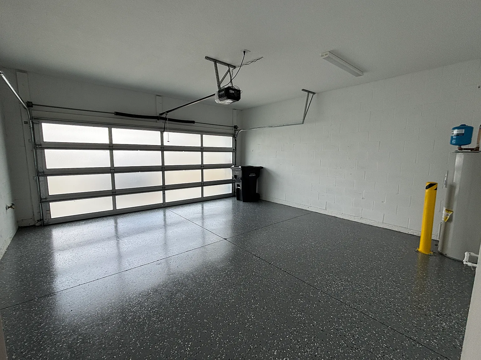 4 bed, 2.5 bath, 2224 sqft, $2,600 — Photo 3