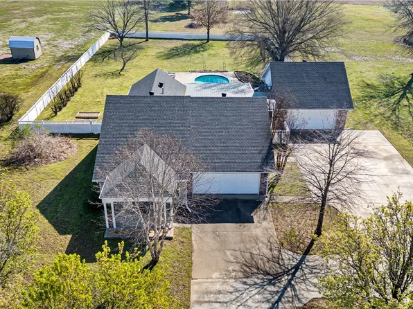 13 Hickory Ln, Clarksville, AR 72830