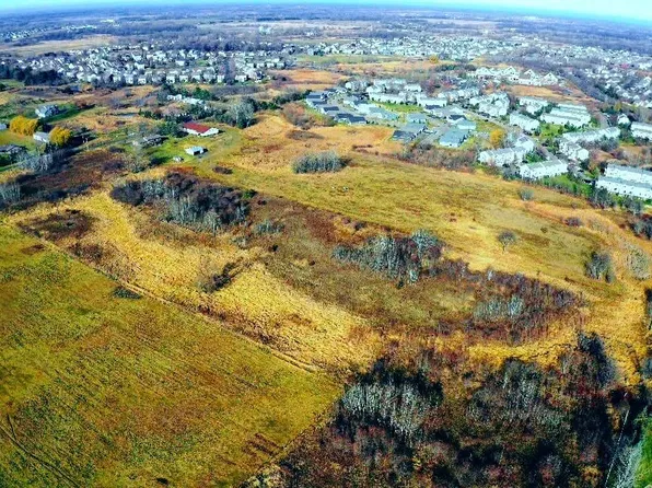 15 Everton Ave N, Hugo, MN 55038